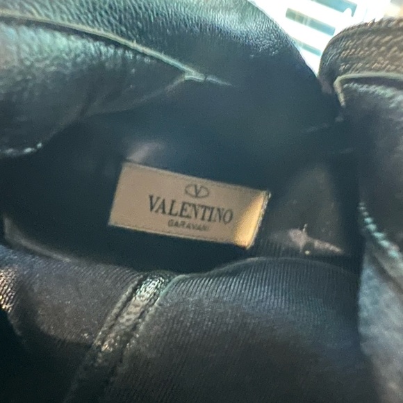 Valentino Garabani Sleek Black Suede Heeled Boots - Picture 2 of 14